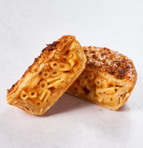 Mac & cheese / マック & チーズ｜チーズたっぷりのマカロニ